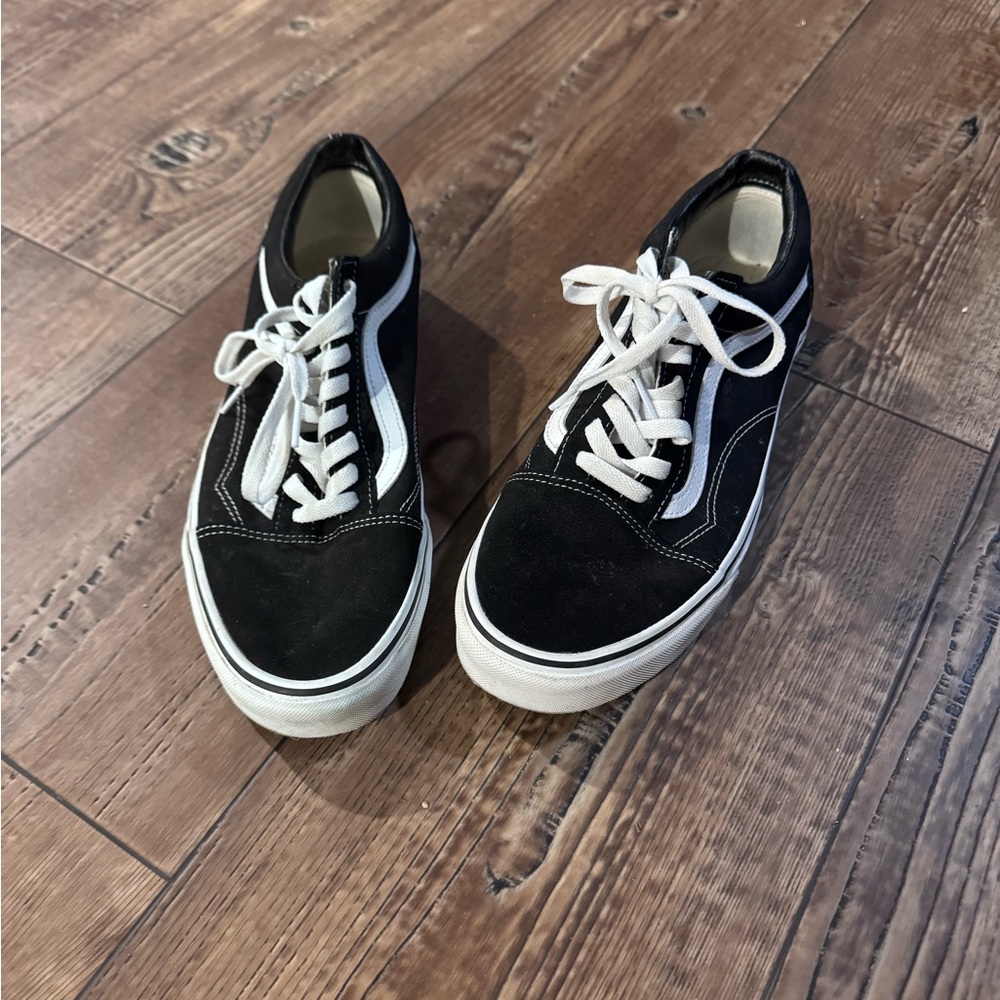 Black and White Sneakers Vans